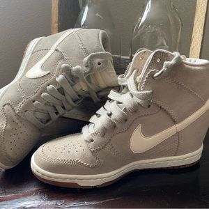 Nike wedge women’s size 6